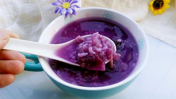 女人要想“老的慢”，多吃這5種食材，營養全面，面如桃花顯年輕