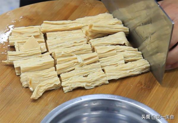 清炒腐竹有竅門,學會這個做法,腐竹勁道無硬芯,清淡不油膩 清炒腐竹有竅門,學會這個做法,腐竹勁道無硬芯,清淡不油膩