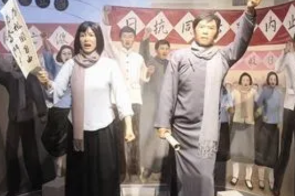 1968年才&OpenCurlyDoubleQuote;暴露&rdquo;身份的紅色特工，秘密潛伏27年，究竟為了什麼？