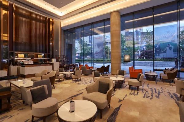 潑水狂歡,夢幻演出,痴狂電音,玩一天都不夠!杭州旅行必打卡 潑水狂歡,夢幻演出,痴狂電音,玩一天都不夠!杭州旅行必打卡