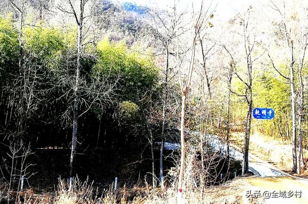 溪水竹林深處的古寺，是當年紅七十四師將士們的秘密宿營地