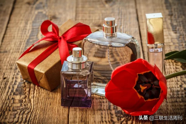 追尋“本命香”和“同味圈層”的年輕人 追尋“本命香”和“同味圈層”的年輕人