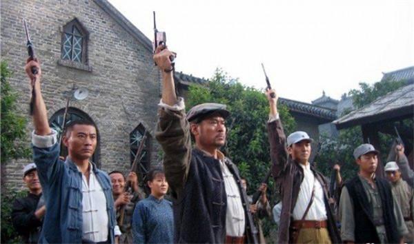 鐵道游擊隊的創始人：甲級戰鬥英雄，抗戰勝利後為何選擇投敵？