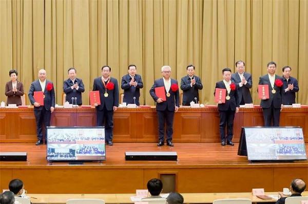 海灣集團李明獲山東優秀企業家：創新引領，做有開拓精神的企業家