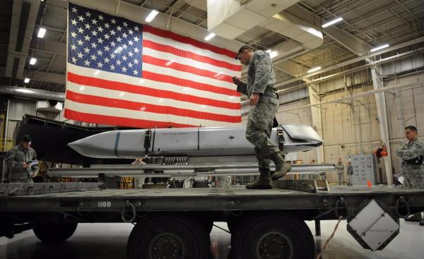 美軍兩名上將先後釋出涉華資訊！中美博弈，軍事力量依然是壓艙石