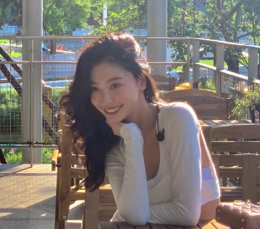 兩大純欲代表撕起來了？方圓被指抄襲易夢玲，曾內涵過對方