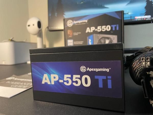 裝機必備的抗菌新方案，艾湃電競AP-550Ti，奈米光觸媒電源評測