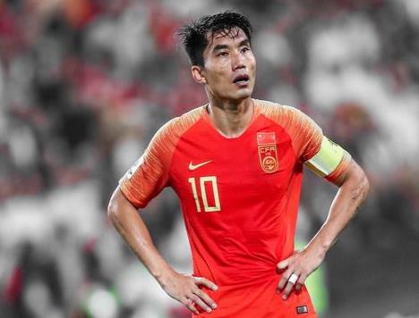 國足生涯或結束！繼李鐵後，李霄鵬也看不上鄭智，確定無緣12強賽