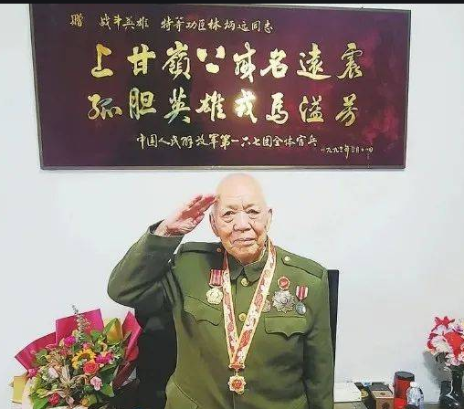 1952年，朝鮮戰場1名戰士發怒追殺60多名美軍，到底發生了什麼？