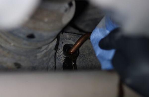 老車翻新:修復2005年凌志LS430,V8自吸大排量,一代神話再復活 老車翻新:修復2005年凌志LS430,V8自吸大排量,一代神話再復活