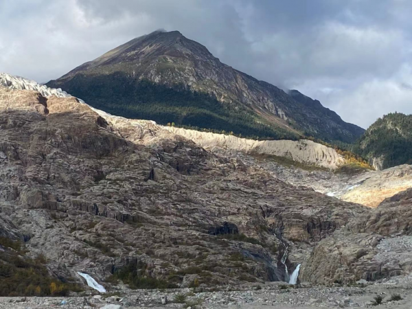 西藏尼屋依嘎冰川旅行記
