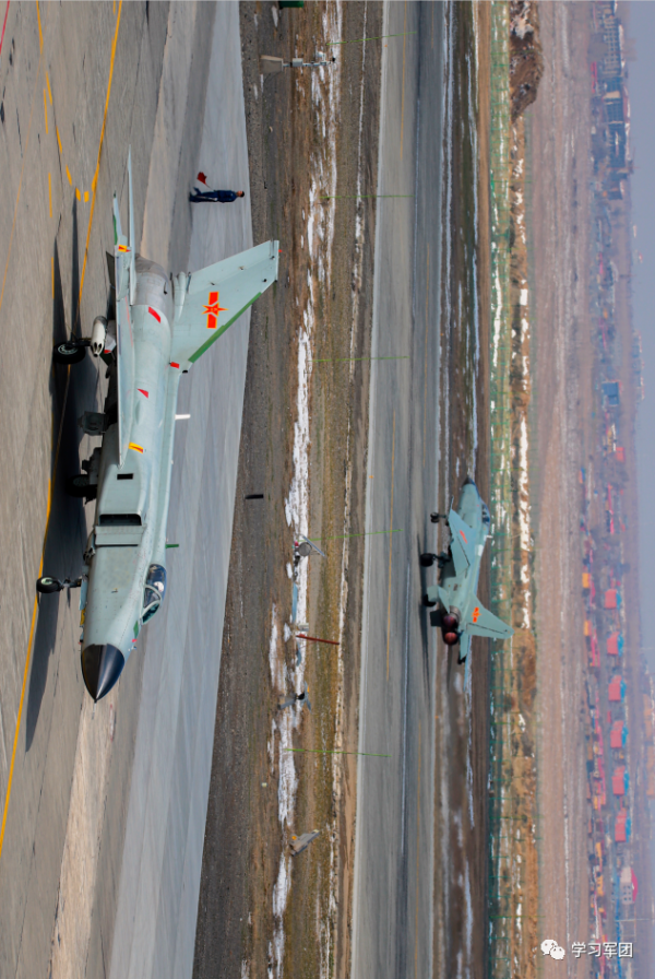 戰鷹呼嘯，異型機同場競技！