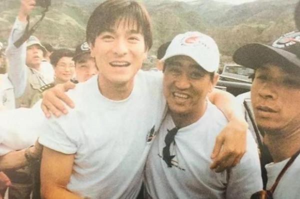 飛越黃河的柯受良地位有多高？張學友出錢治喪，劉德華為其女送嫁