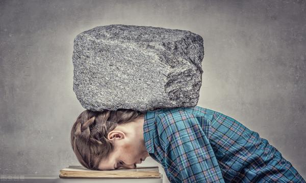 大卓總一直教育女兒：不要嫁給春生，但還是失敗了，他錯在哪裡？