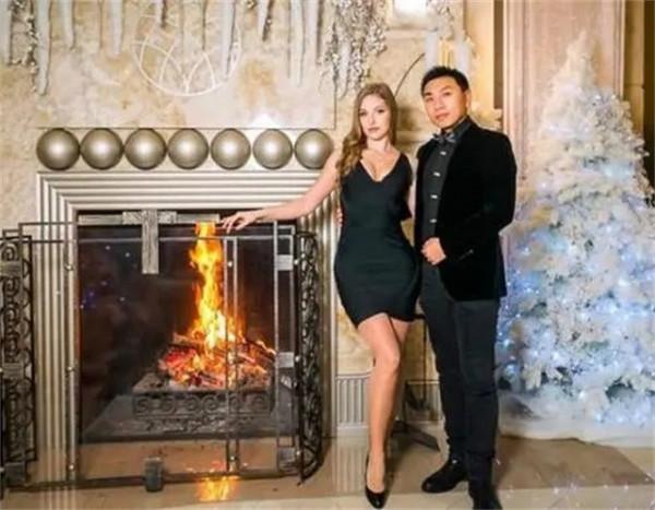 學渣梅愛偲留學烏克蘭,32歲娶18歲高中生,住3000平豪宅 學渣梅愛偲留學烏克蘭,32歲娶18歲高中生,住3000平豪宅