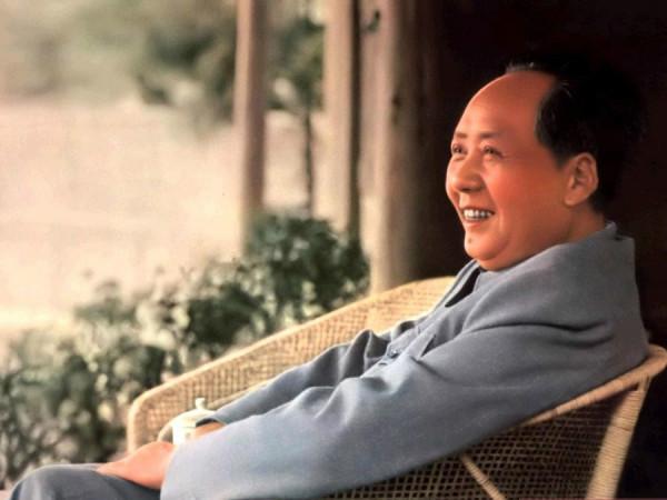 蘇聯解體後，90年代中國有一段“糟糕”的歲月，為何不會垮掉？