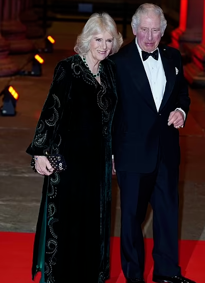 查爾斯王子又確診新冠！兩天前剛見95歲女王！英國王室是真不消停