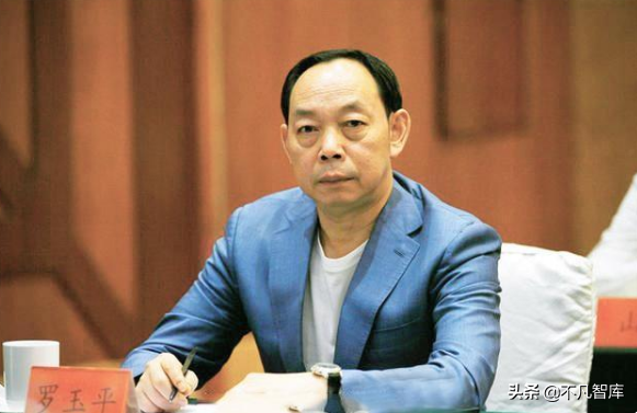 又一省首富敗了?包工頭到貴州首富,還曾被網友調侃為“羅半城” 又一省首富敗了?包工頭到貴州首富,還曾被網友調侃為“羅半城”