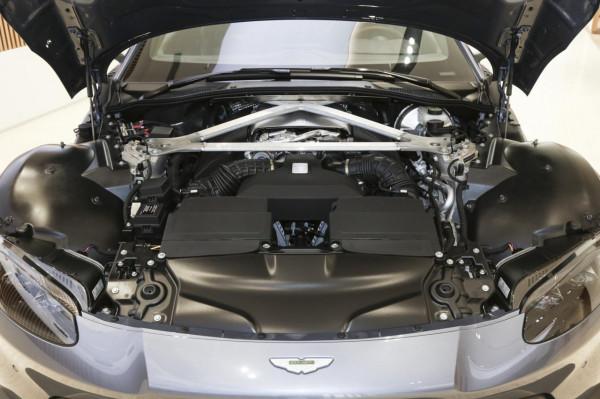 試駕阿斯頓&CenterDot;馬丁Vantage，外觀大氣，動力充沛