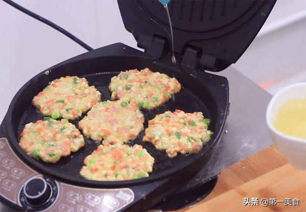 廚師長教你豆腐新吃法,不加一滴水做出外酥裡嫩的煎餅,簡單易學 廚師長教你豆腐新吃法,不加一滴水做出外酥裡嫩的煎餅,簡單易學