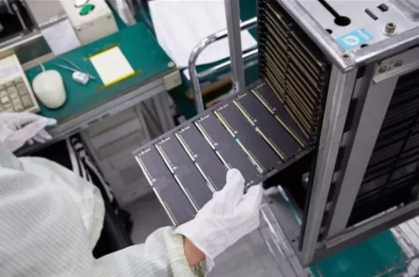 儲存器缺貨，價格漲不停