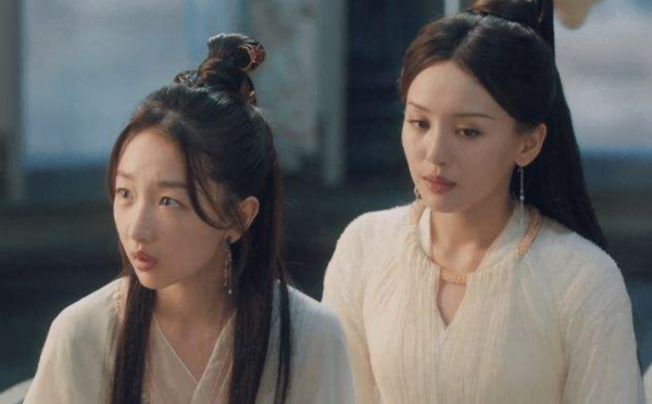 女明星一秒切換儀態，含胸駝背不要碰古裝