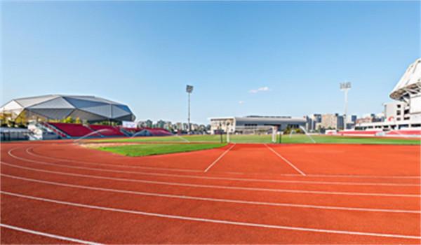 運動場為什麼都是南北朝向的？