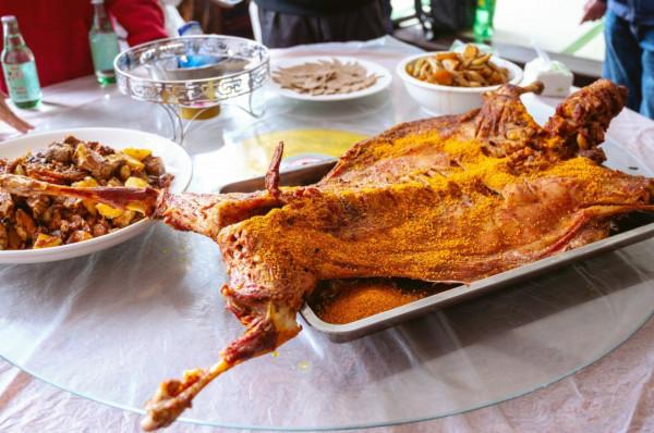 營口深山中藏著一處秘境，景色美如“世外桃源”，農家菜好吃不膩