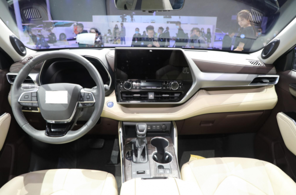 中型SUV保值率天花板，起步價25.88萬，豐田漢蘭達依舊堅挺