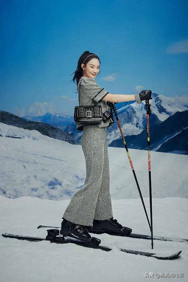 組圖：《海岸村恰恰恰》女星申敏兒開年大片，治癒笑顏清新溫暖