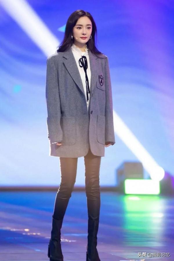 楊冪:品貌端莊 楊冪:品貌端莊