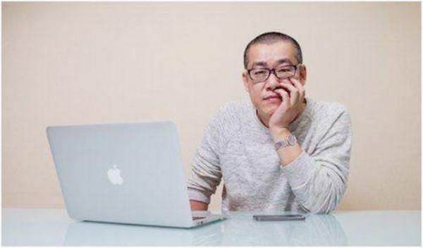 比特幣首富李笑來,用10萬枚比特幣套現135億,稱比特幣是割韭菜 比特幣首富李笑來,用10萬枚比特幣套現135億,稱比特幣是割韭菜