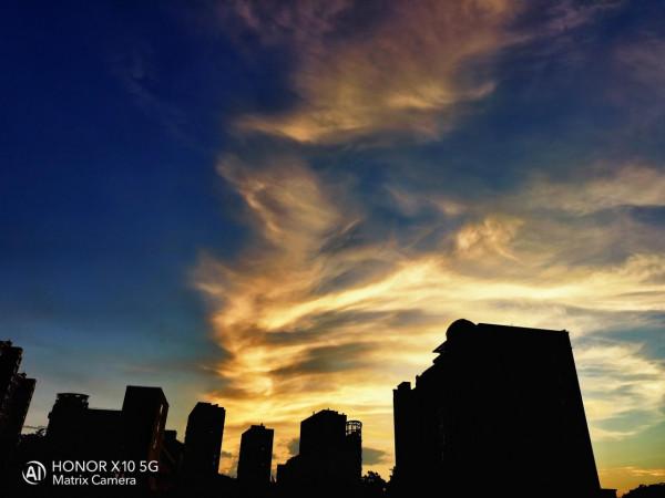 榮耀X10和榮耀X10 Max究竟怎麼選？不客觀對比給你答案