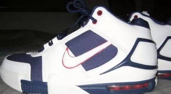 LeBron 2回來了！元年前後ZOOM，小皇帝的“重甲”，你瞭解麼？