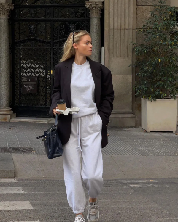 衛衣+裙子,毛衣+煙管褲,秋冬就該這麼穿,洋氣顯瘦炸了 衛衣+裙子,毛衣+煙管褲,秋冬就該這麼穿,洋氣顯瘦炸了