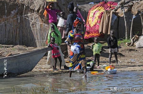 「查德」走進“查德湖”上的島嶼村莊