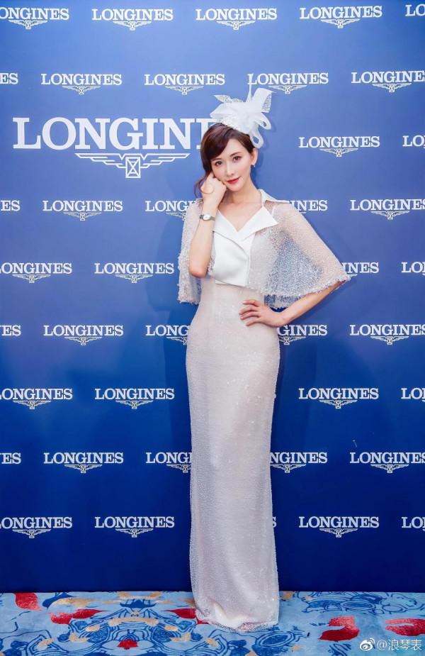 志玲姐姐近日活動圖曝光，年近五十依舊美麗如仙，宛如少女