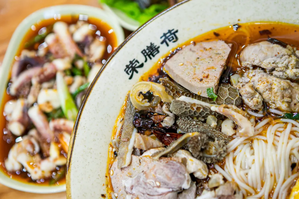 「羊湯+嗦粉」這一碗羊肉粉,老好吃了 「羊湯+嗦粉」這一碗羊肉粉,老好吃了