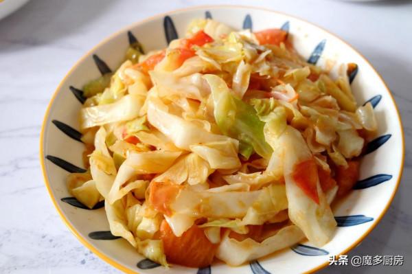 2個孩子在家吃飯，媽媽花20元做3菜1湯，有葷有素，省錢了