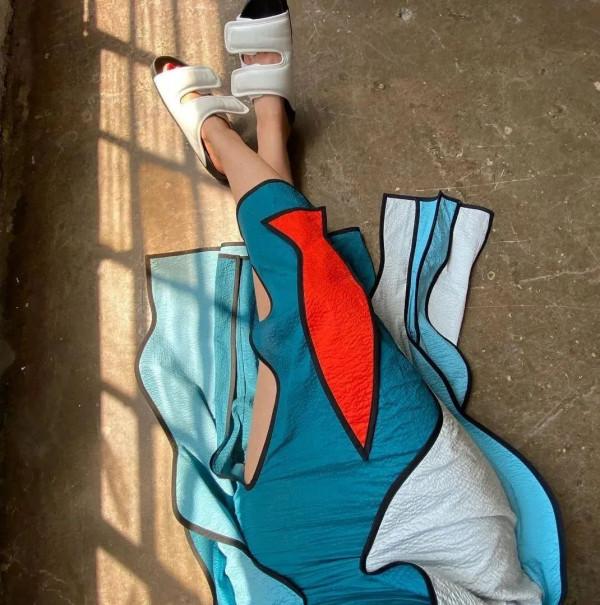 終於能買到「僅業內人士入手」的 Dingyun Zhang 服裝系列了