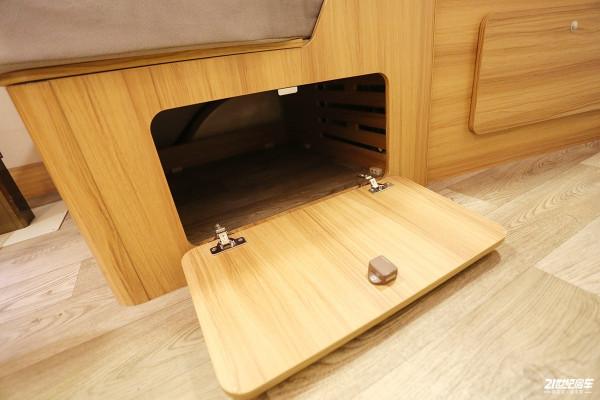 月薪7000就能買的拖掛房車！實拍卓美亞T420Z拖掛房車