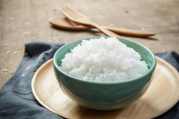 婦科醫生：女性過了50歲，需要及時補充4種營養素，別忽視