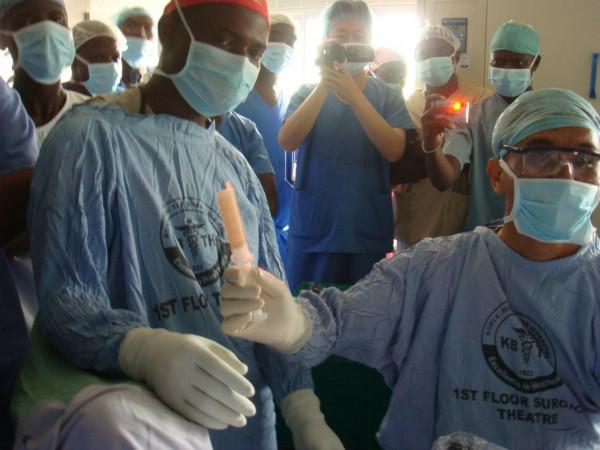 廣東援助迦納醫療12年：剛開始連醫院都進不去