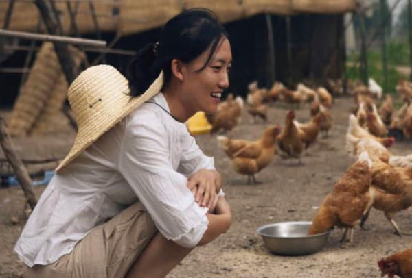 清華女博士後拒絕企業聘請,紮根農村種地11年,年入800萬美元 清華女博士後拒絕企業聘請,紮根農村種地11年,年入800萬美元