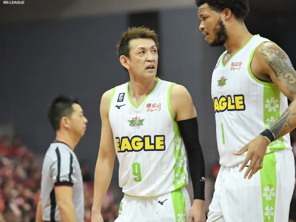 50歲才退役比詹姆斯持久！3個人8次犯規都攔不住，27年算個屁啊