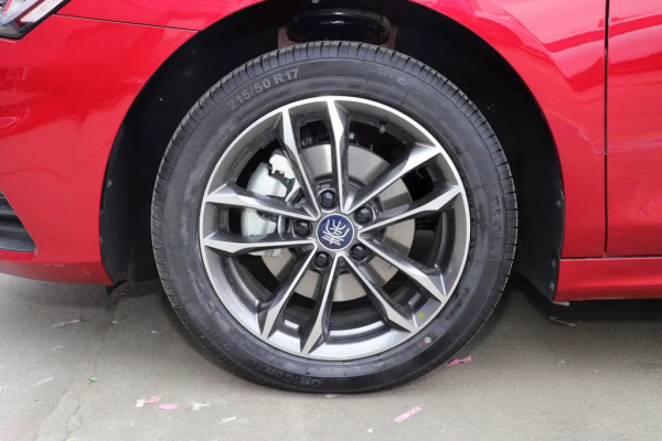 比亞迪秦Pro中配和高配相差1萬元，是否值得入手