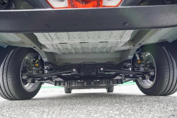 憑顏值出道，續航410公里，5門5座設計空間不擠，實拍別克微藍6