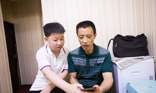 11年前,那個帶娃扛貨扛出一套房的重慶棒棒冉光輝,如今怎樣了? 11年前,那個帶娃扛貨扛出一套房的重慶棒棒冉光輝,如今怎樣了?