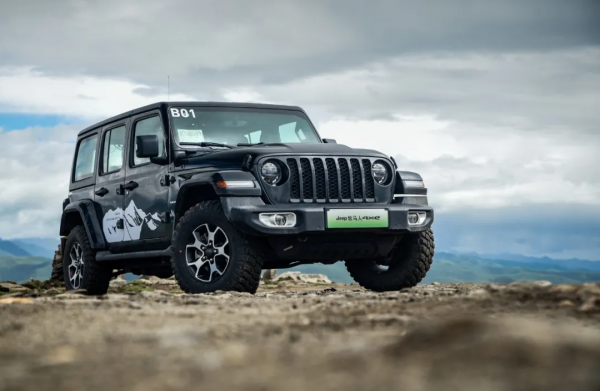 6秒破百，傳奇硬派越野車再進化，更省油好開，征服荒野小意思