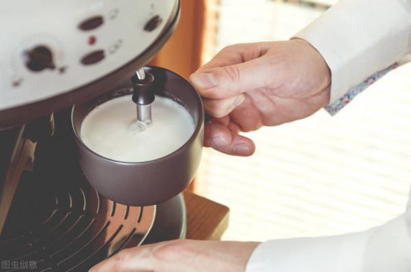家用咖啡機打奶泡好不好用？咖啡拉花可以嗎？